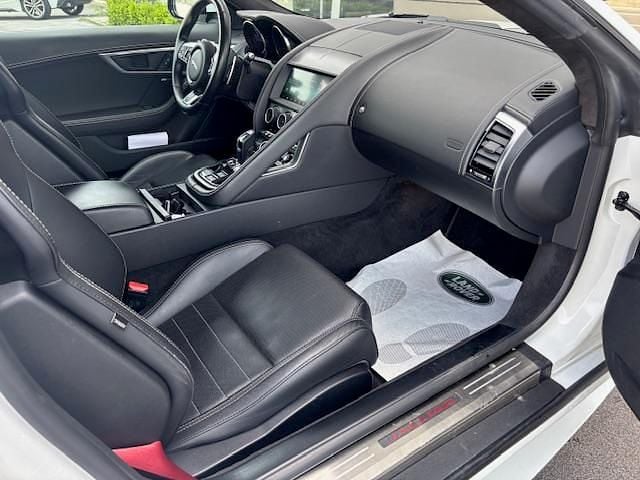 Usata Jaguar F-Type Chequered Flag 2021 Fuji white