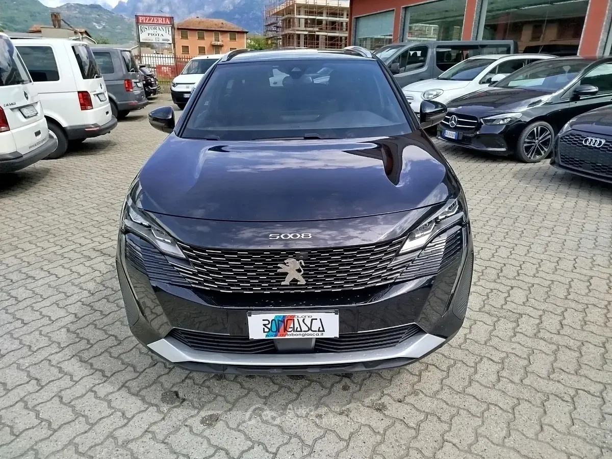 Gebraucht Peugeot 5008 Allure 131 PS (96 kW) 2024 Schwarz SUV