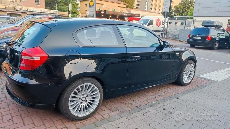 Usata BMW 118 Cabriolet 145 CV (106 kW) 2009 Nero Cabrio