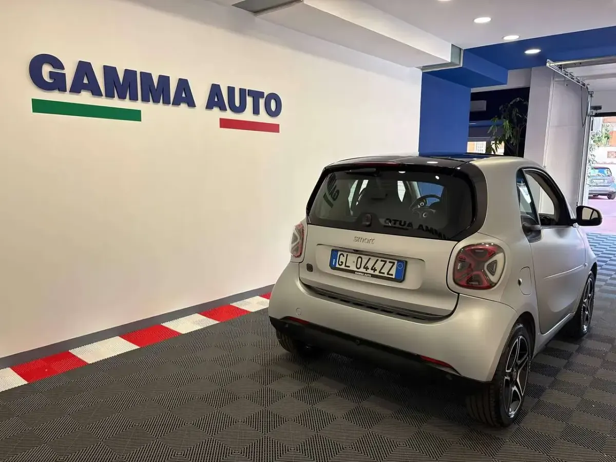 Usata Smart ForTwo Coupé 41 kW (56 CV) 2022 Opaco Utilitaria