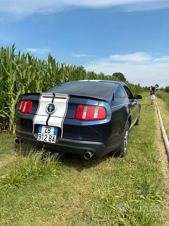 Usata Ford Mustang 212 CV (155 kW) 2010 Bluazzurro Coupé