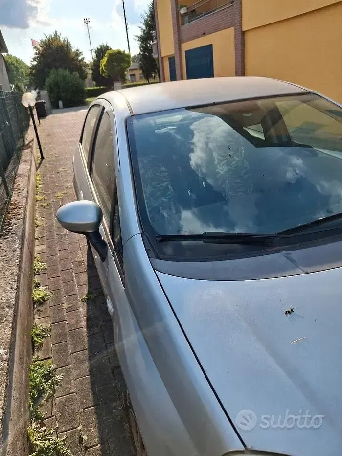 Usata Fiat Grande Punto 65 CV (47 kW) 2009 Grigio Utilitaria