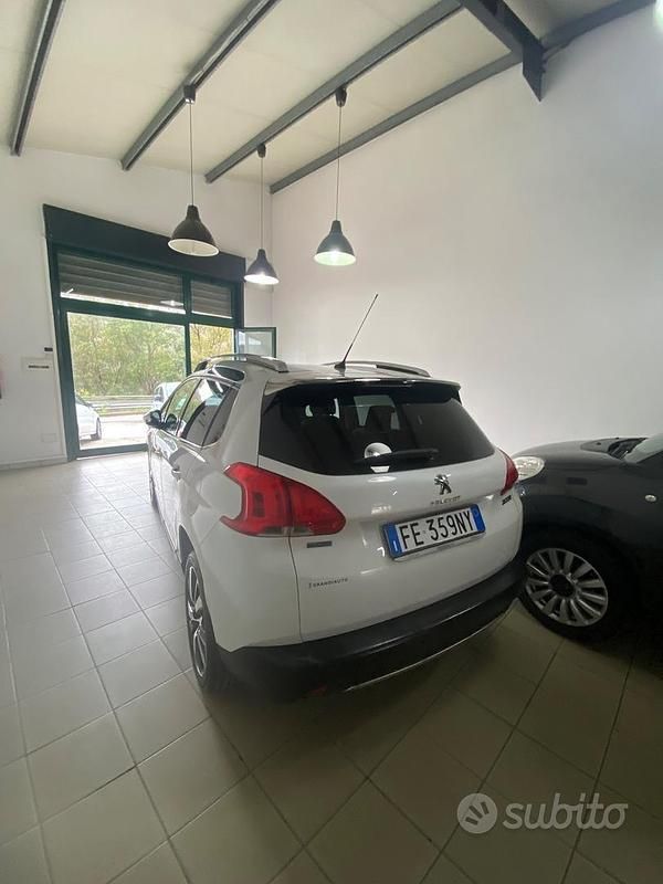 Usata Peugeot 2008 Allure 99 CV (72 kW) 2016 Bianco SUV