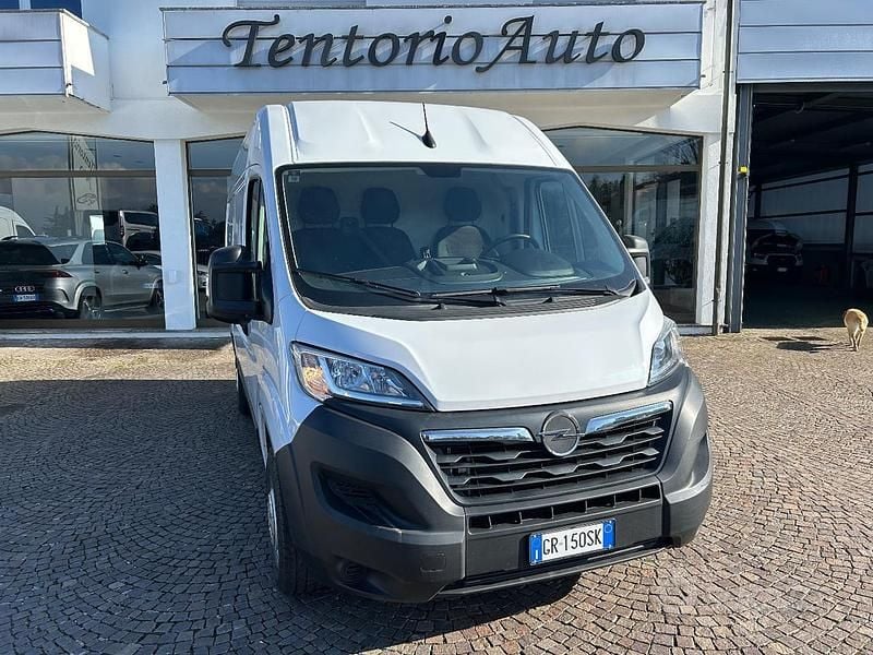 Bianco pastello Usata 2023 Opel Movano S Furgone | 15.000 € (Super prezzo) - Immagine 1/4