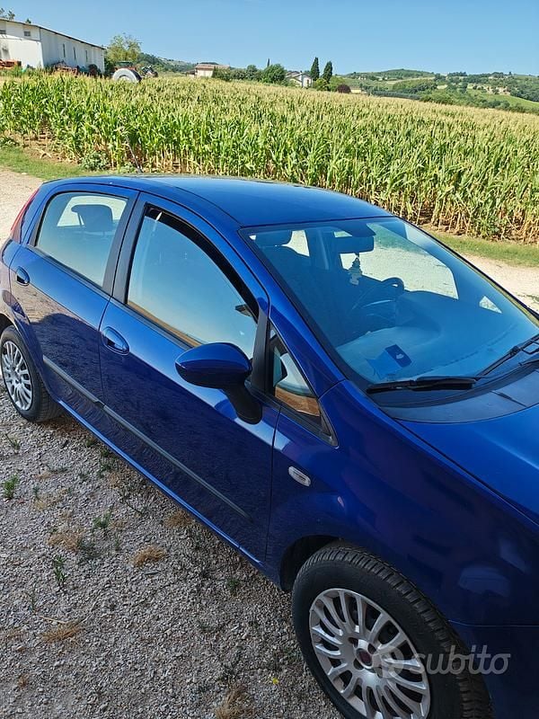 Usata Fiat Grande Punto 75 CV (55 kW) 2009 Blu Utilitaria