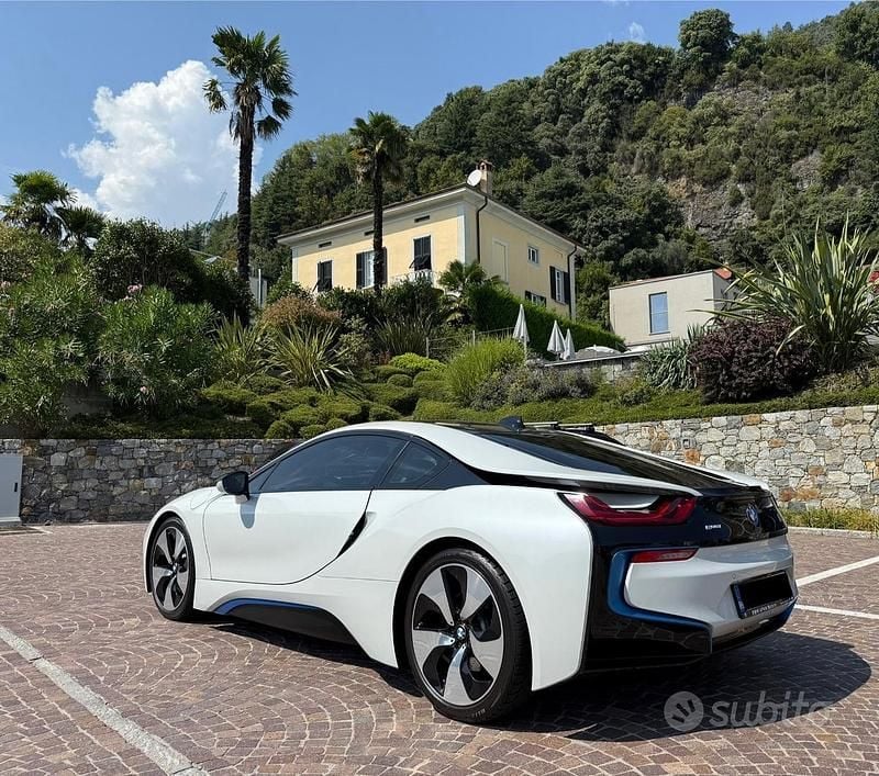 Usata BMW i8 Comfort Edition 374 CV (275 kW) 2017 Bianco Coupé