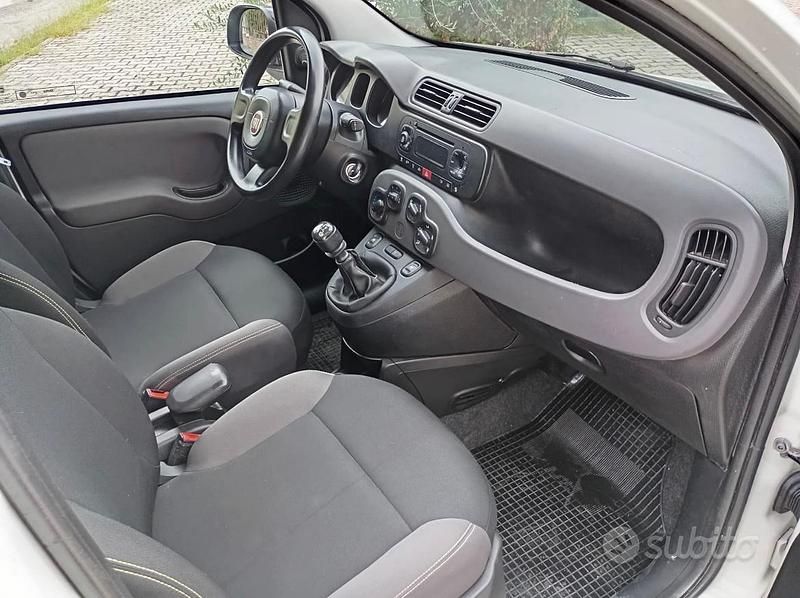 Usata Fiat Panda Lounge 69 CV (50 kW) 2014 Bianco Utilitaria