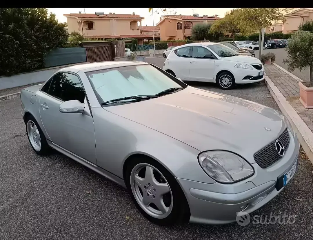 Usata Mercedes SLK320 218 CV (160 kW) 2000 Grigio Cabrio