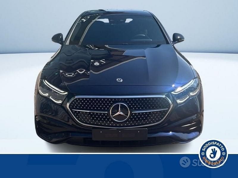 Nuova Mercedes E220 AMG Line Premium 197 CV (144 kW) 2025 Blu Berlina