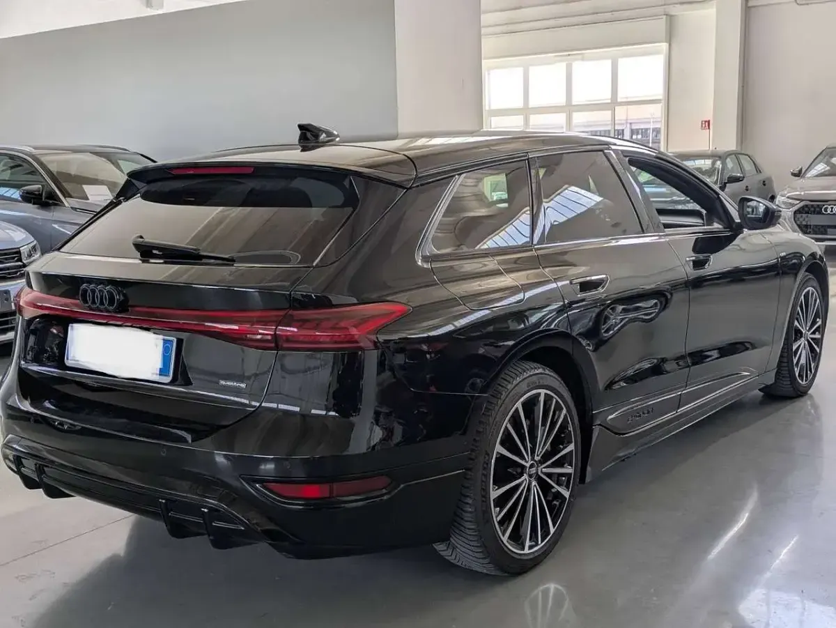 Usata Audi A6 e-tron Edition .1 314 kW (428 CV) 2025 Nero Station wagon
