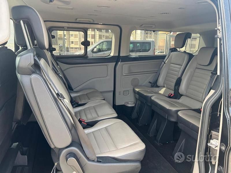 Usata Ford Tourneo 169 CV (124 kW) 2018 Nero Monovolume