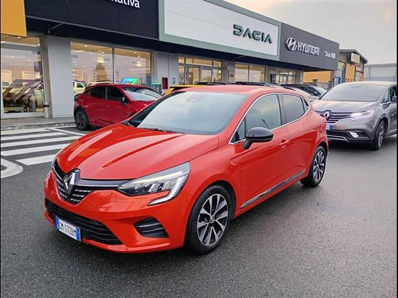 Usata Renault Clio V Intens 101 CV (74 kW) 2023 Arancione Berlina