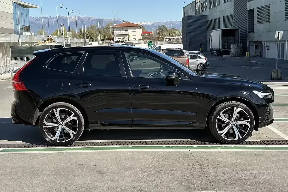 Usata Volvo XC60 Plus 197 CV (144 kW) 2022 Nero SUV