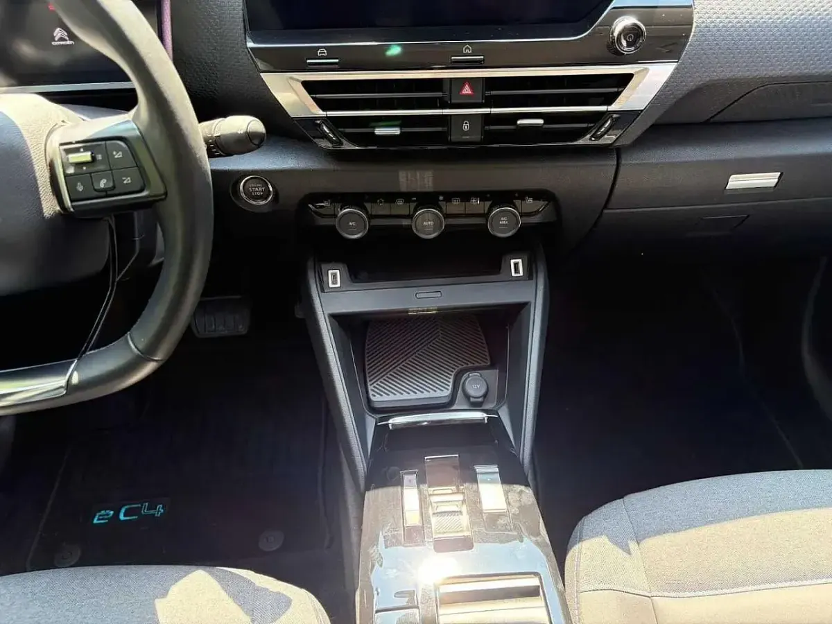 Usata Citroën e-C4 Shine 100 kW (136 CV) 2023 Grigio Berlina