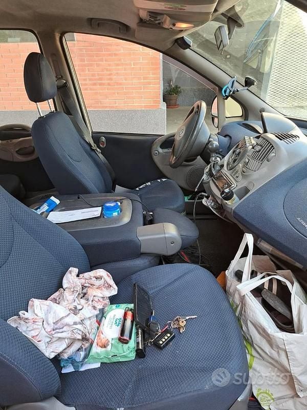 Usata Fiat Multipla 103 CV (75 kW) 2005 Grigio Monovolume