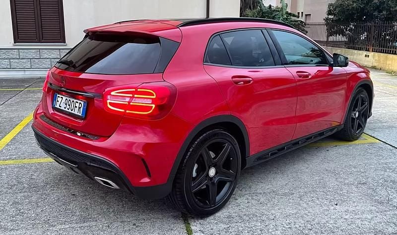 Usata Mercedes GLA200 AMG 136 CV (100 kW) 2016 Rosso SUV