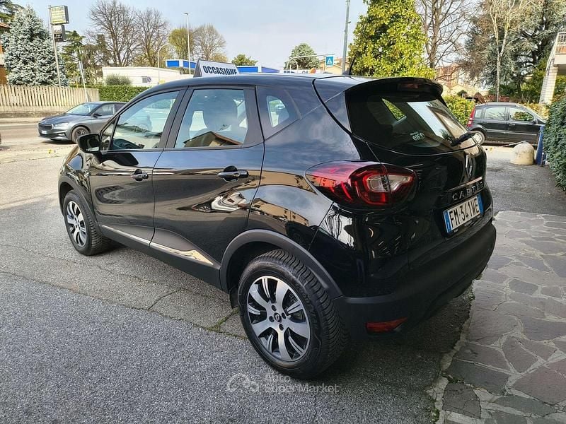 Usata Renault Captur Zen 90 CV (66 kW) 2017 Nero SUV