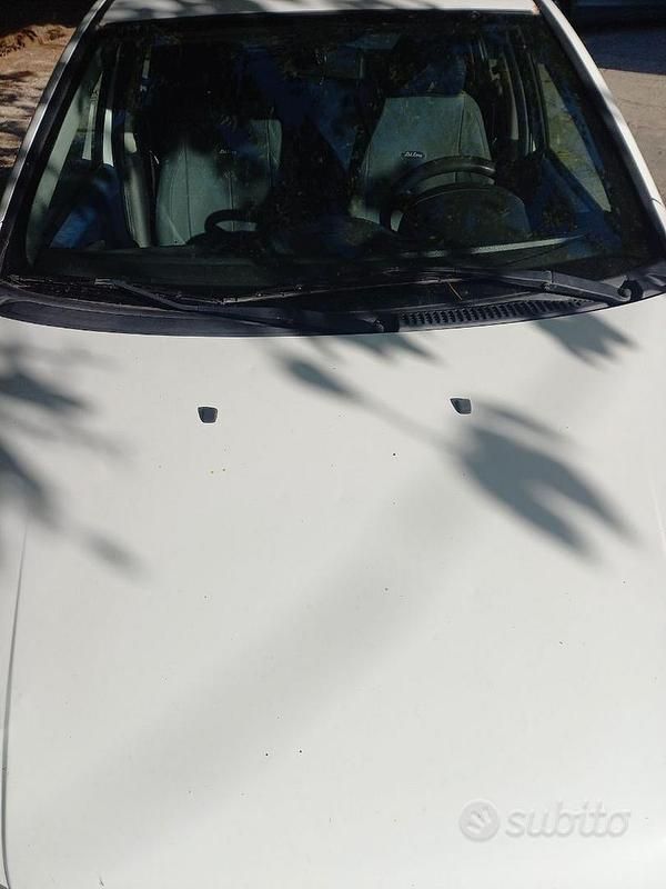 Usata Fiat Punto 60 CV (44 kW) 2001 Bianco Utilitaria