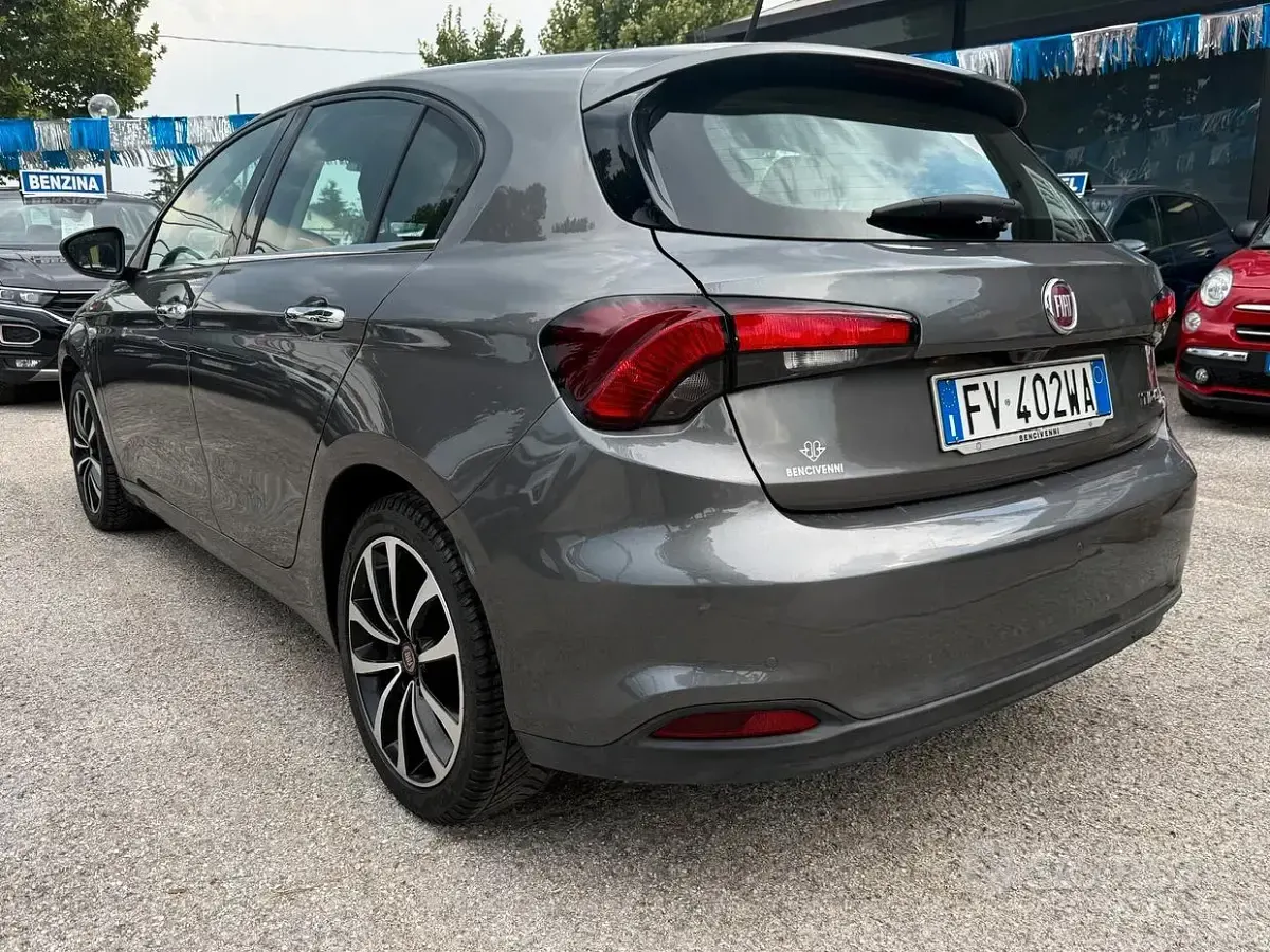 Usata Fiat Tipo Lounge 120 CV (88 kW) 2019 Grigio Berlina