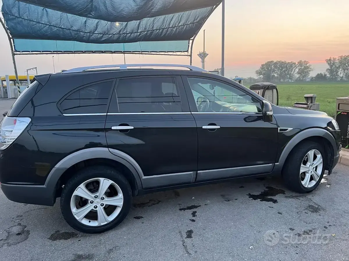 Usata Chevrolet Captiva 184 CV (135 kW) 2011 Nero SUV