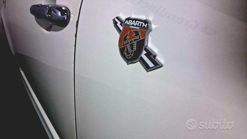 Usata Abarth 500 Custom 135 CV (99 kW) 2012 Bianco Utilitaria