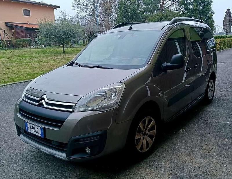 Usata Citroën Berlingo XTR 100 CV (73 kW) 2015 Marrone Monovolume