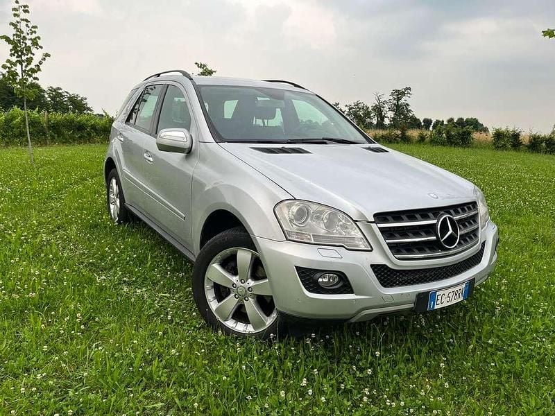 Usata Mercedes ML350 Chrome 231 CV (169 kW) 2010 Argento SUV