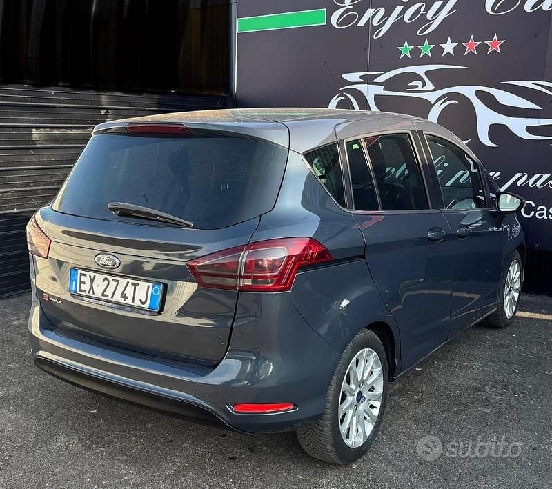 Usata Ford B-MAX Titanium 75 CV (55 kW) 2015 Grigio Monovolume