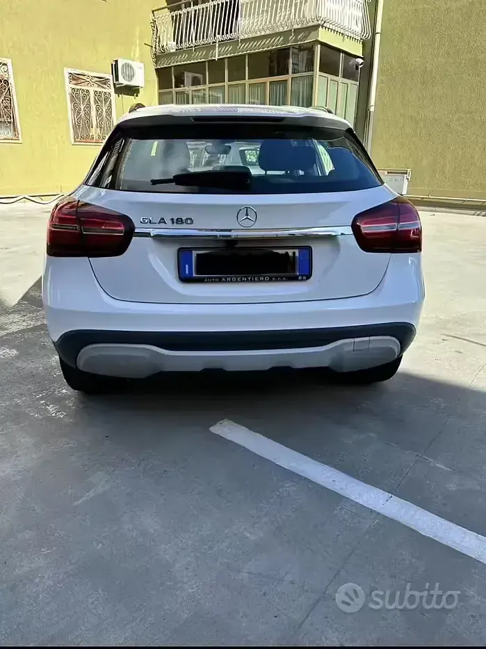 Usata Mercedes GLA180 122 CV (89 kW) 2019 Bianco SUV