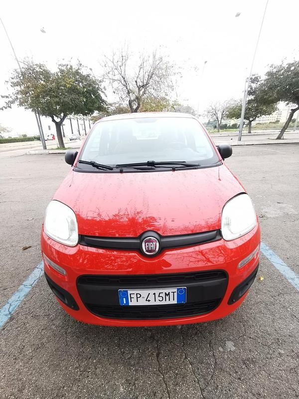 Usata Fiat Panda Lounge 69 CV (50 kW) 2018 Rosso Berlina