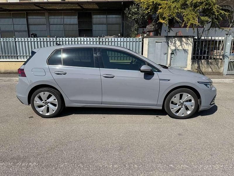 Usata VW Golf VIII Style 116 CV (85 kW) 2021 Grigio Berlina