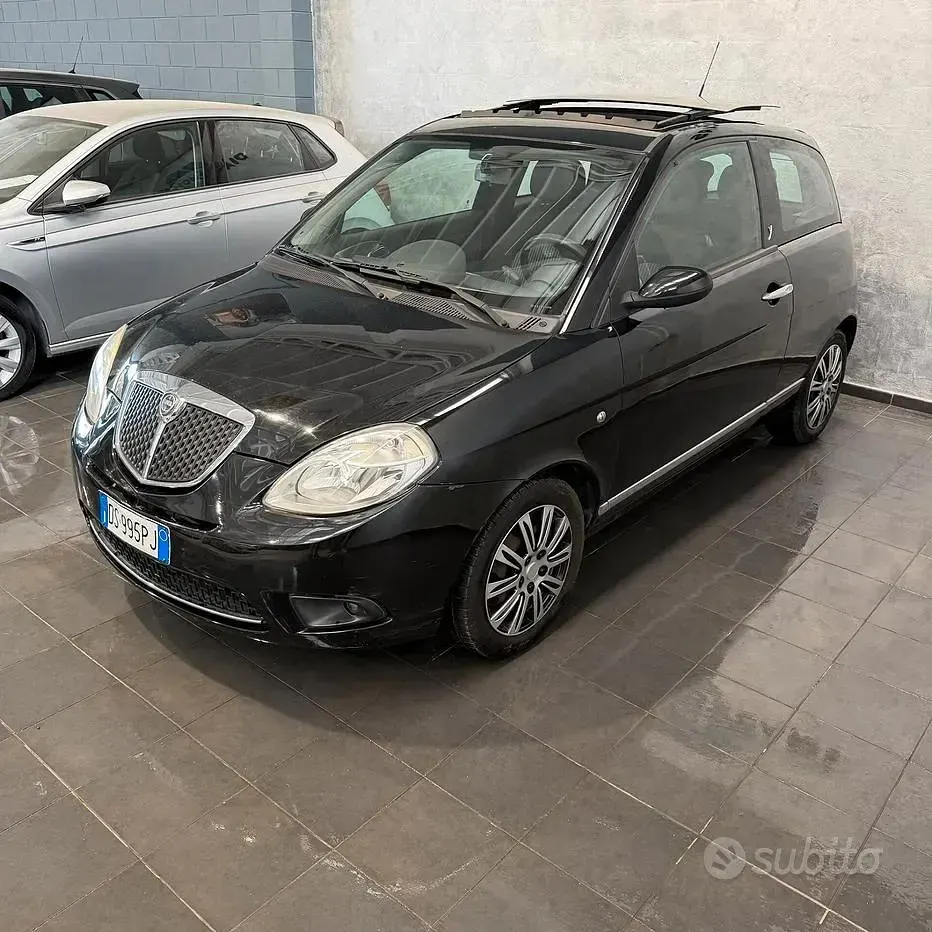 Usata Lancia Ypsilon 77 CV (56 kW) 2008 Nero Utilitaria