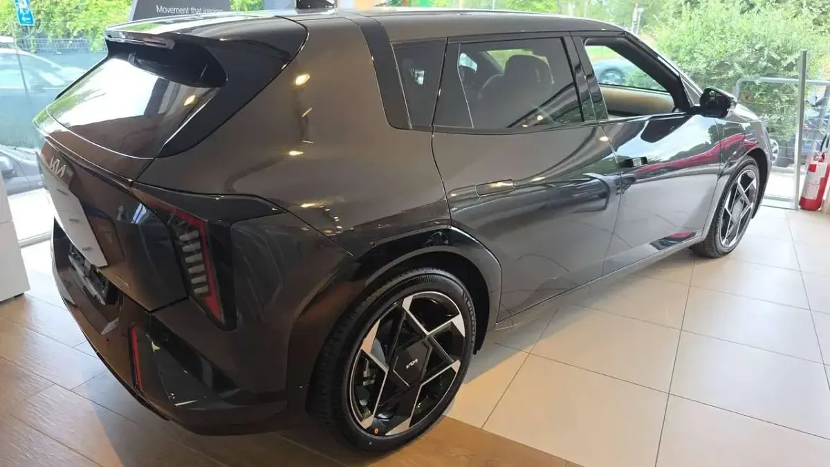 Nuova Kia EV4 GT-Line 150 kW (204 CV) 2026 Penta metal Berlina