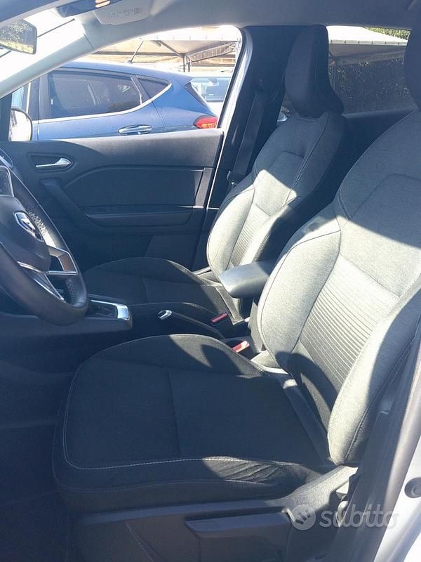 Usata Renault Captur Zen 91 CV (66 kW) 2021 Grigio SUV