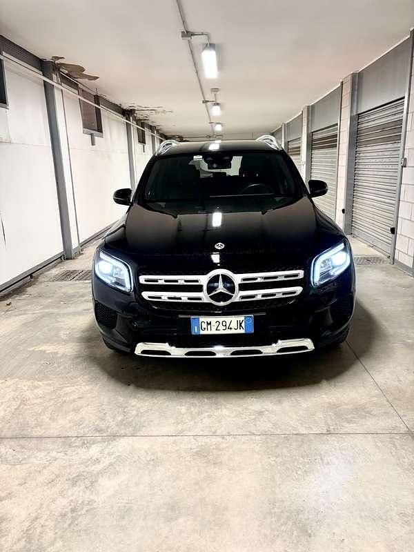 Usata Mercedes GLB200 150 CV (110 kW) 2023 Nero SUV