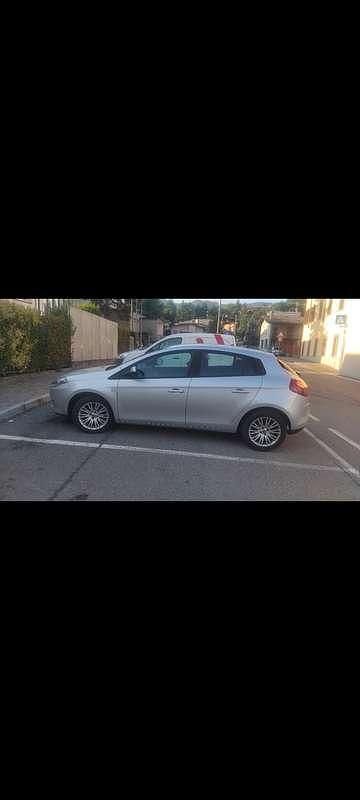 Usata Fiat Bravo Dynamic 90 CV (66 kW) 2011 Argento Utilitaria