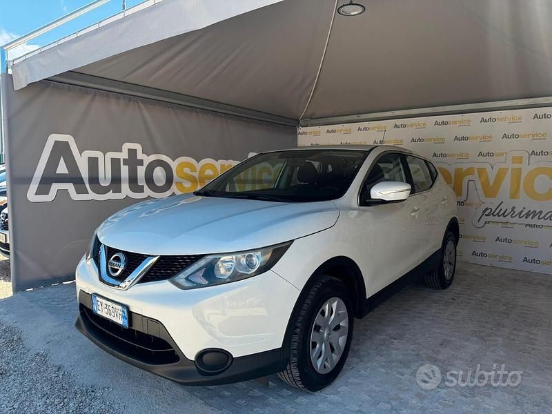 Usata Nissan Qashqai Tekna 116 CV (85 kW) 2015 Bianco SUV