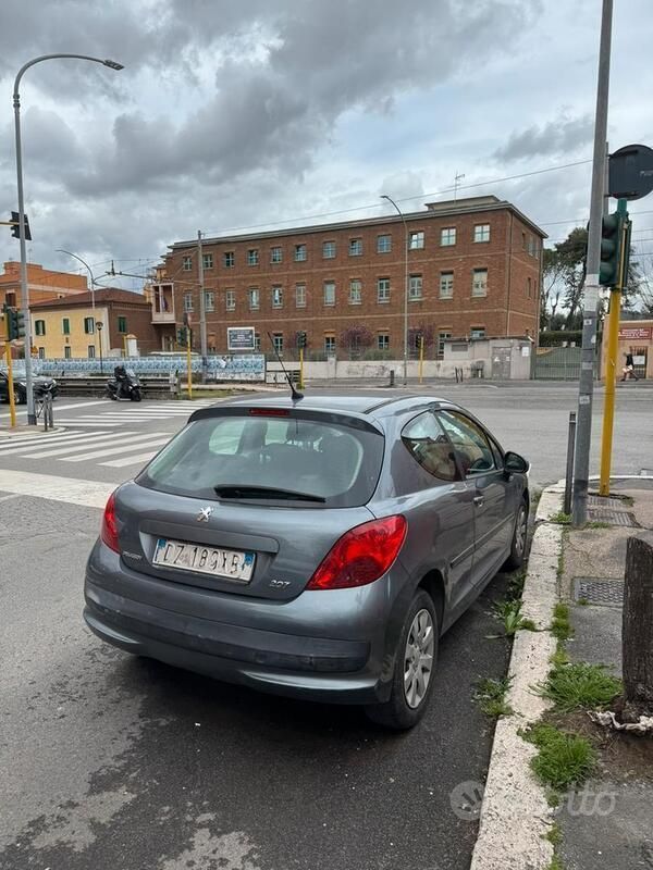 Usata Peugeot 207 88 CV (64 kW) 2010 Grigio Utilitaria