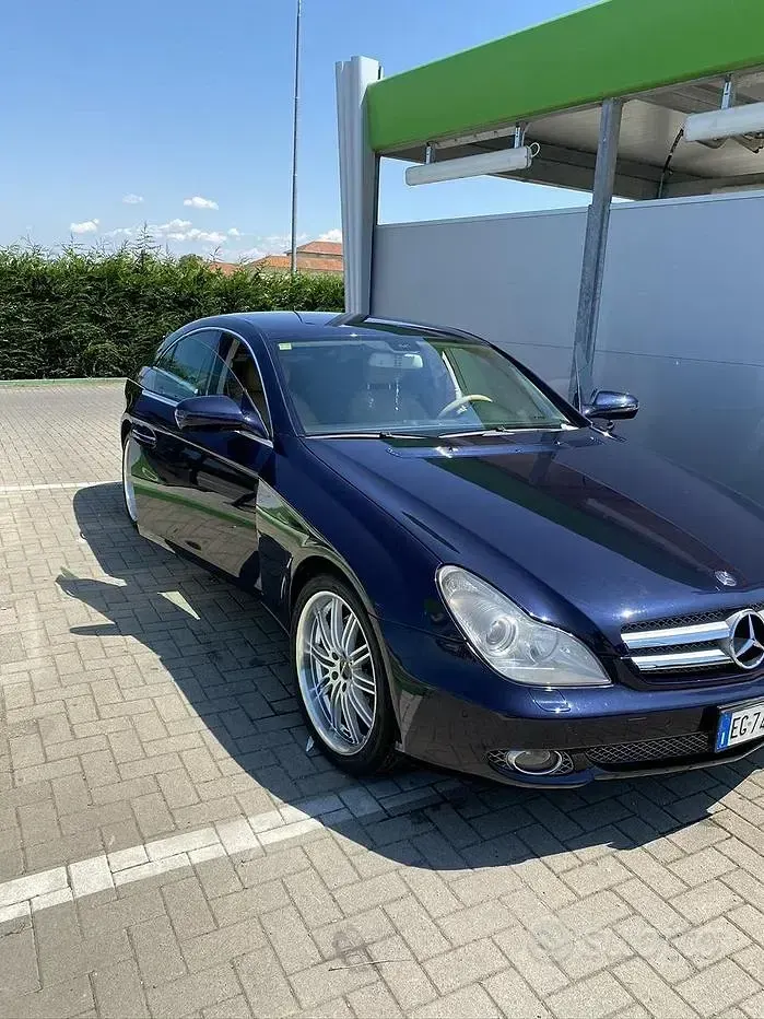 Usata Mercedes CLS320 Chrome 224 CV (164 kW) 2008 Blu Coupé