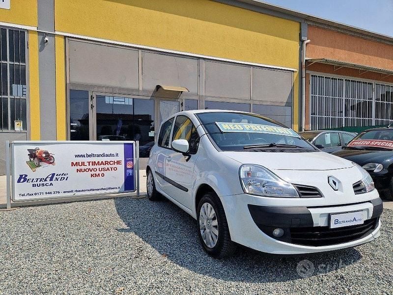 Usata Renault Modus 75 CV (55 kW) 2011 Bianco Monovolume