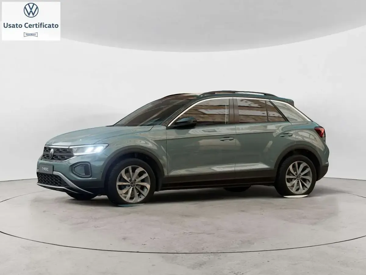 Usata VW T-Roc Life 150 CV (110 kW) 2024 Blu/azzurro SUV