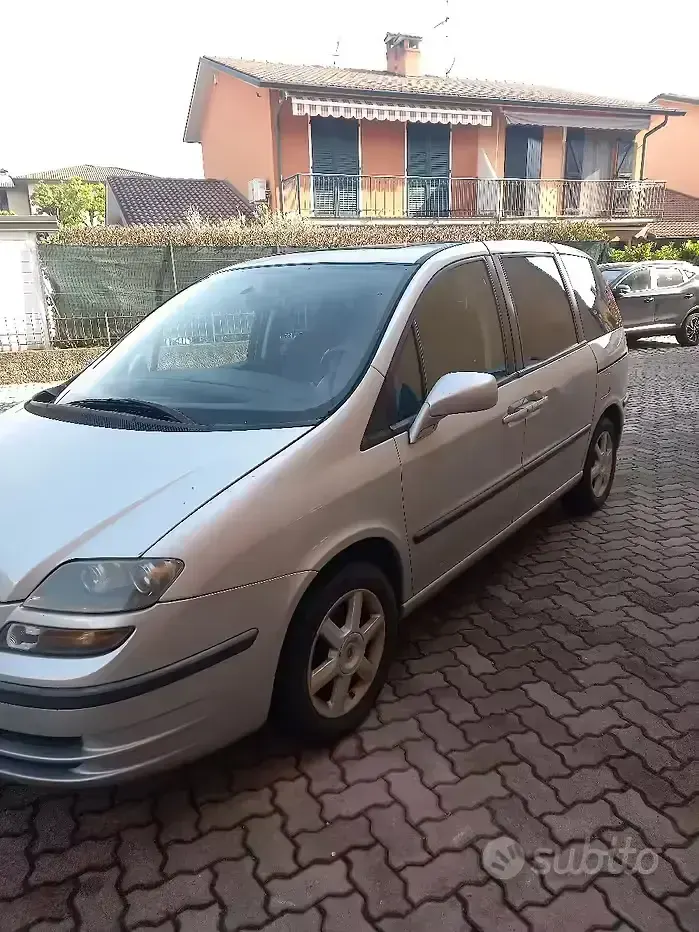 Usata Fiat Ulysse 128 CV (94 kW) 2006 Grigio Monovolume