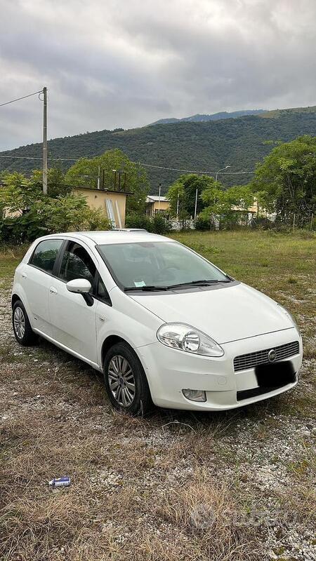 Usato 2004 Fiat Grande Punto Diesel (2.000 €)