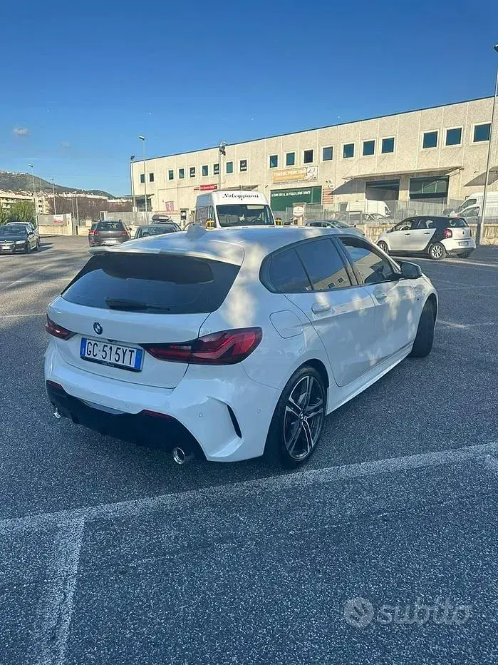Usata BMW 118 150 CV (110 kW) 2020 Bianco Utilitaria