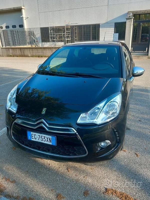 Usata Citroën DS3 92 CV (67 kW) 2011 Nero Utilitaria