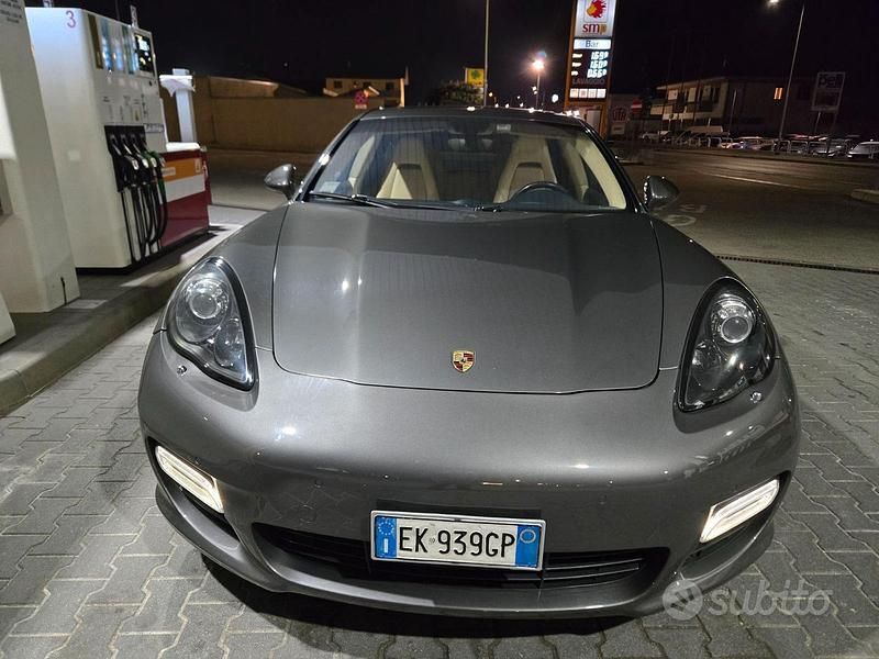 Usata Porsche Panamera Turbo S Executive 551 CV (405 kW) 2011 Grigio Berlina