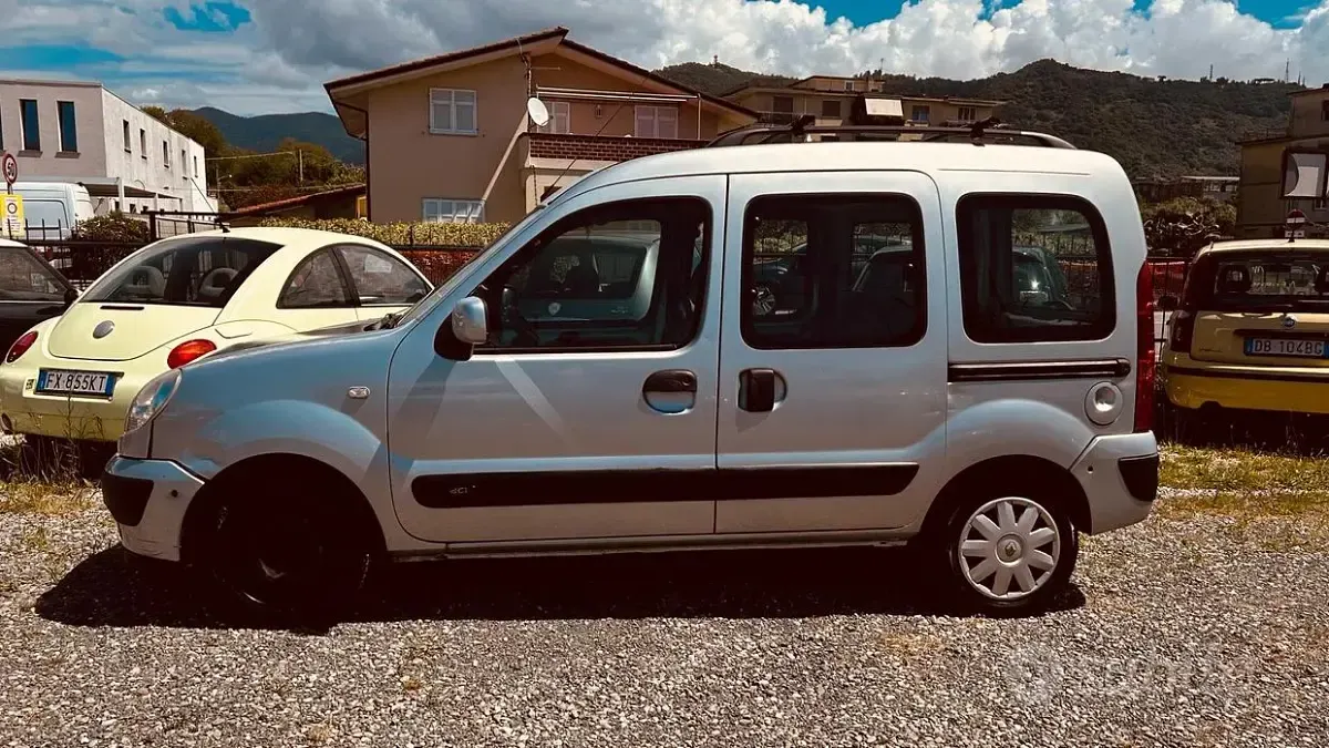 Usata Renault Kangoo Luxe 84 CV (61 kW) 2006 Grigio Monovolume