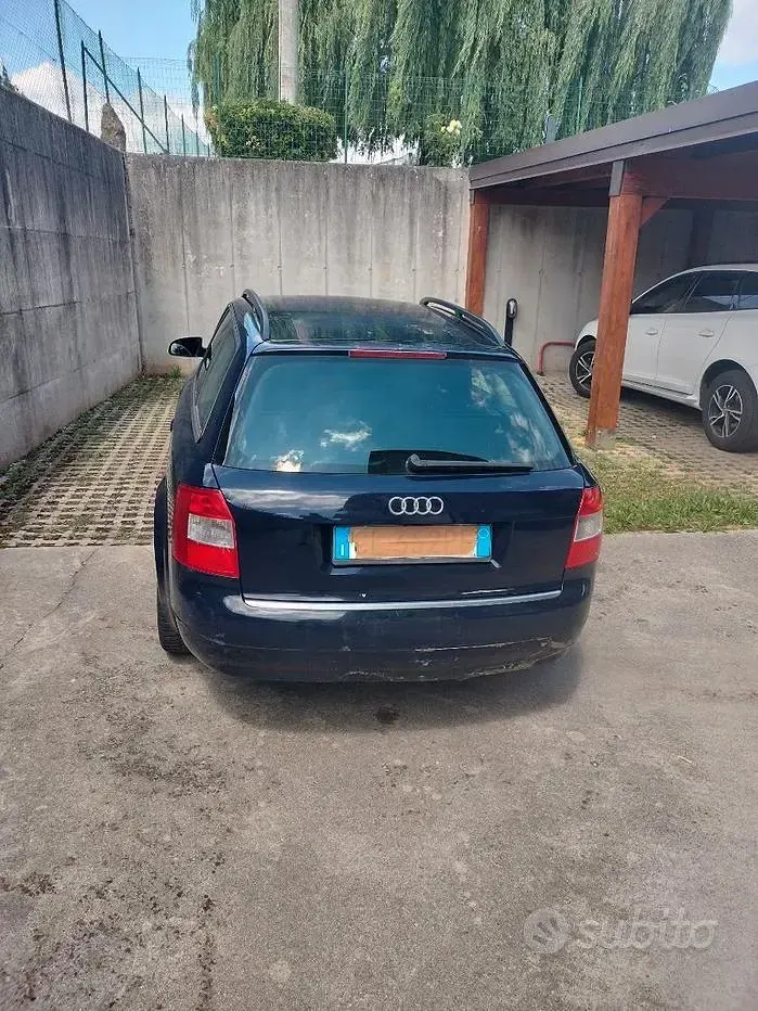 Usata Audi A4 130 CV (95 kW) 2004 Blu Station wagon