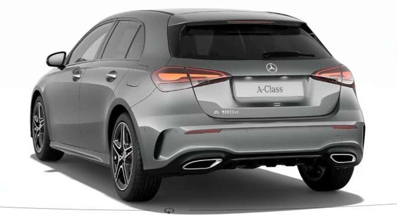 Nuova Mercedes A180 116 CV (85 kW) 2026 Grigio montagna Berlina