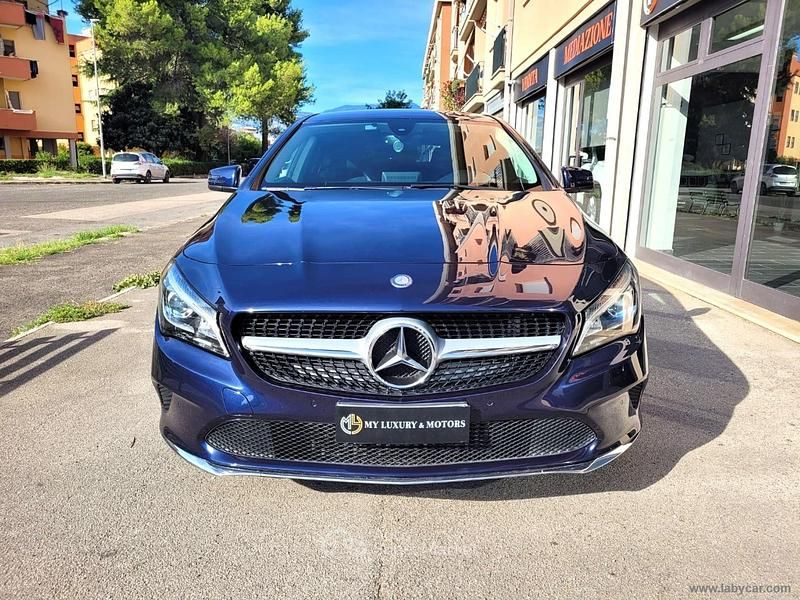 Usata Mercedes CLA220 184 CV (135 kW) 2017 Blu/azzurro Berlina